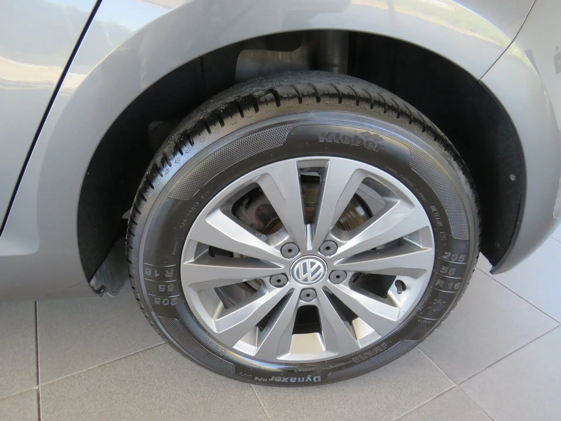 Volkswagen Golf 1.6 TDI Confortline 8