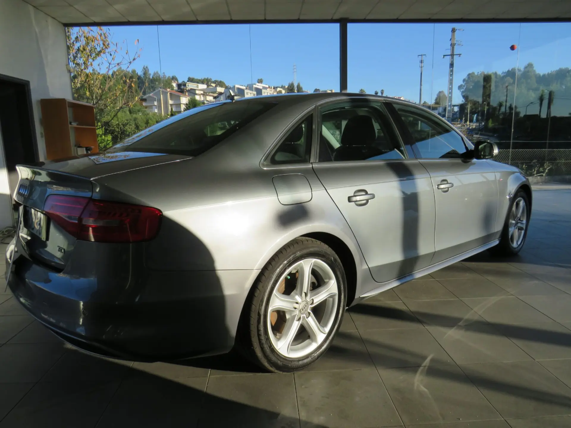 Audi A4 2.0 TDI SPORT 8