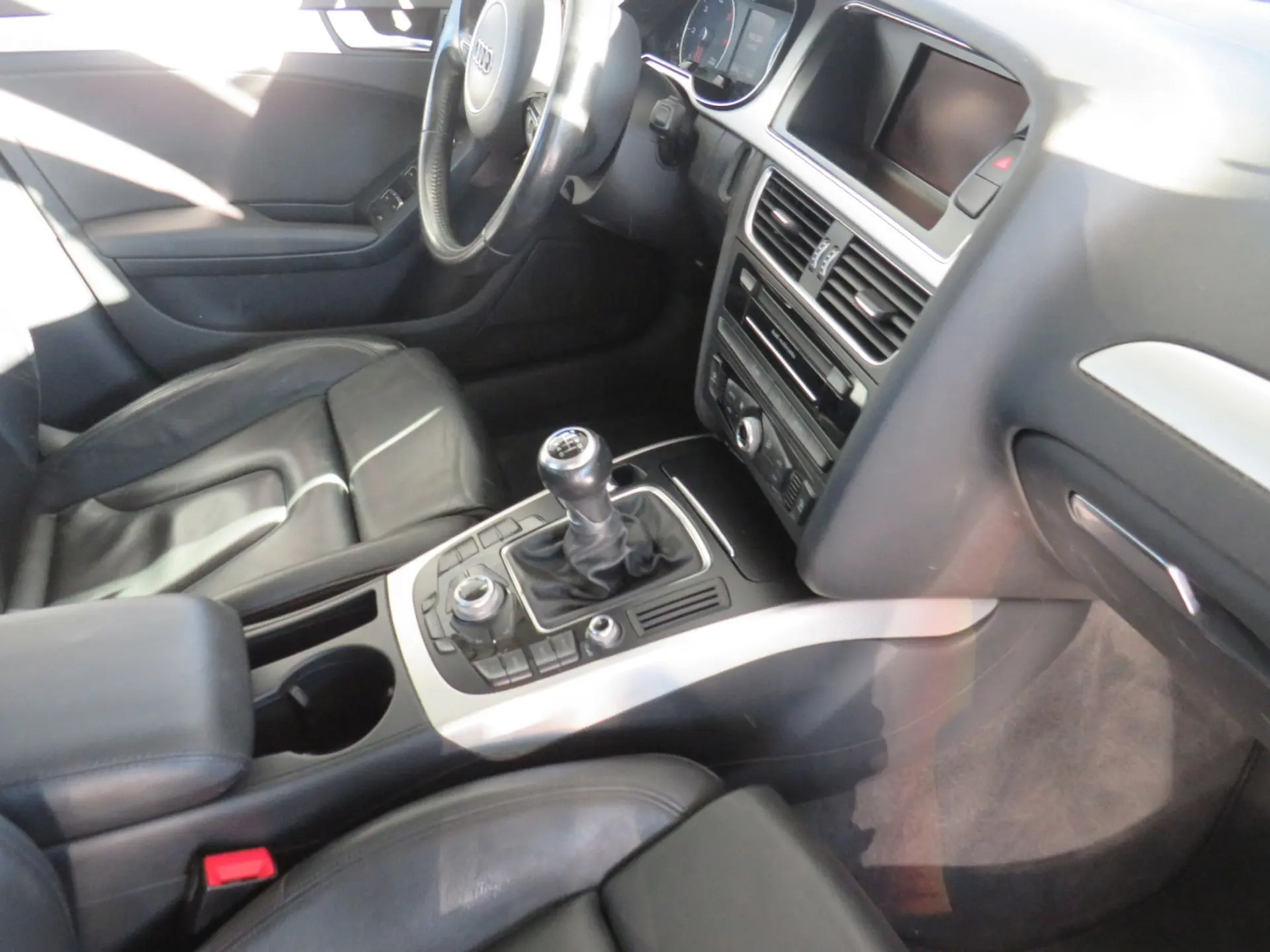 Audi A4 2.0 TDI SPORT 19