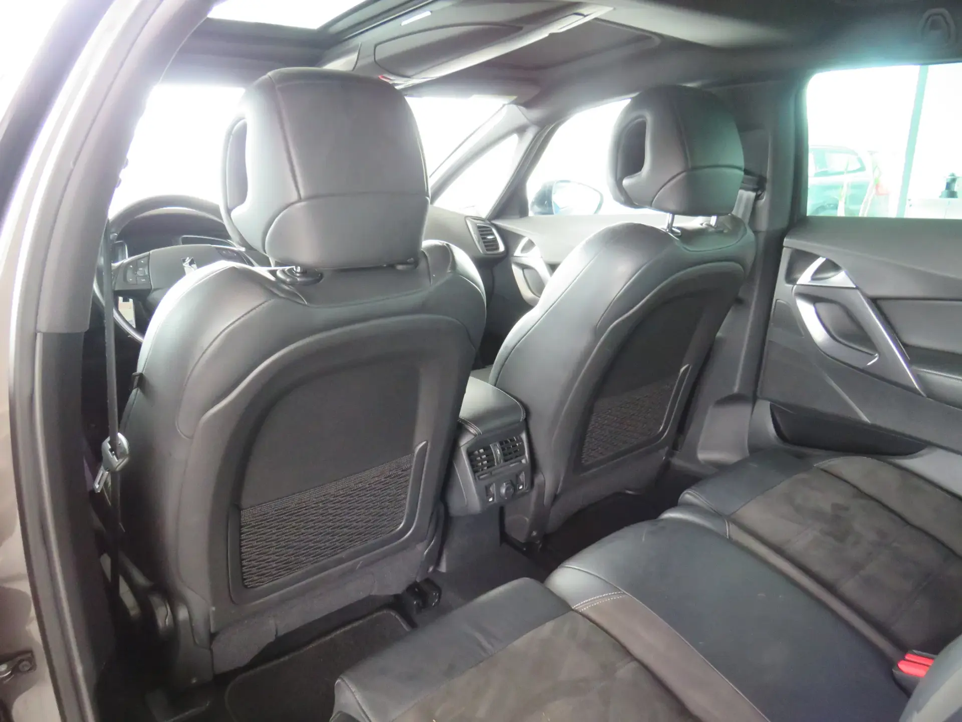 Citroën DS5 1.6 BlueHDi So Chic 33