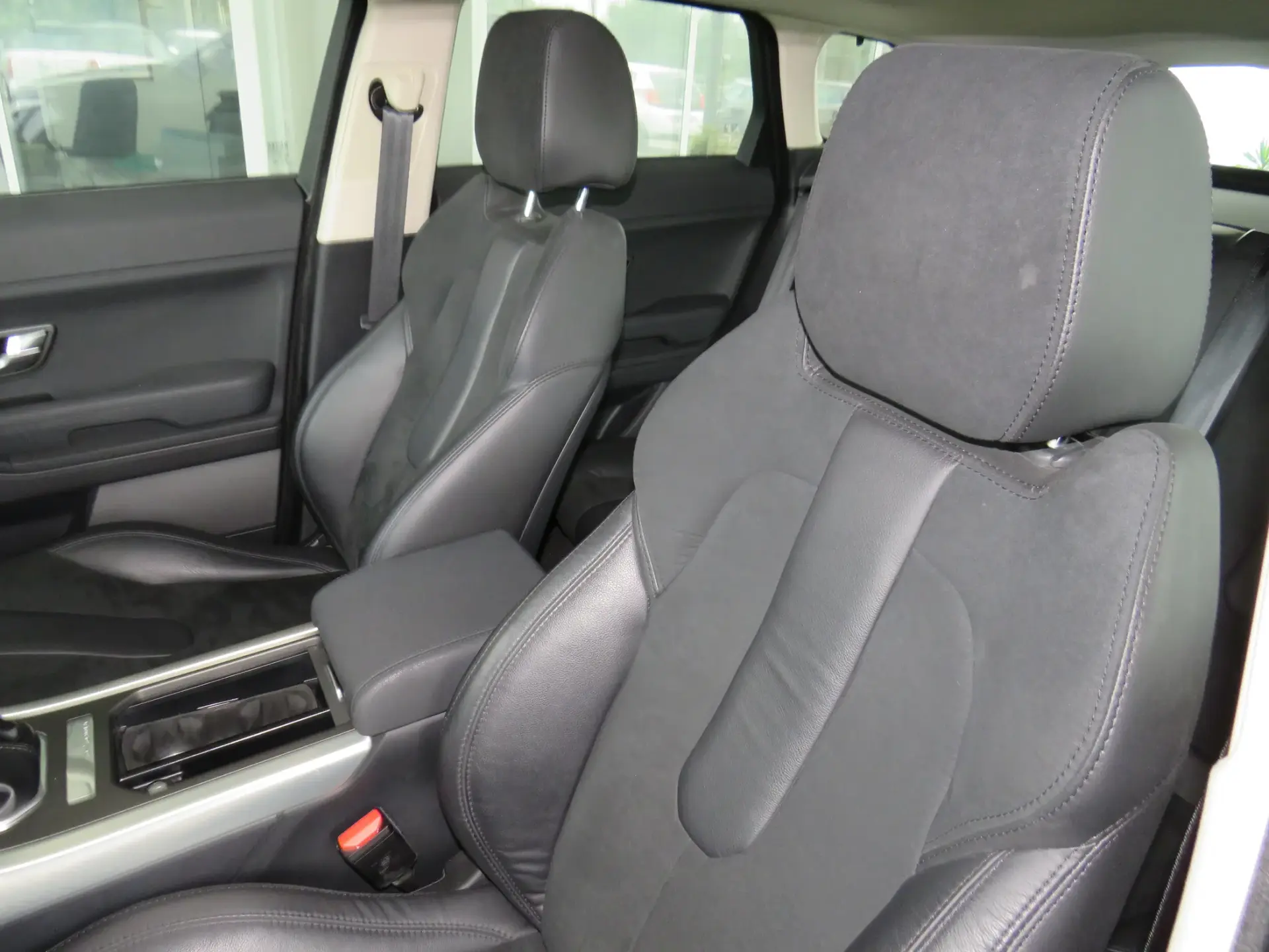 Land Rover Range Rover Evoque 2.2 TD4 Dynamic 24