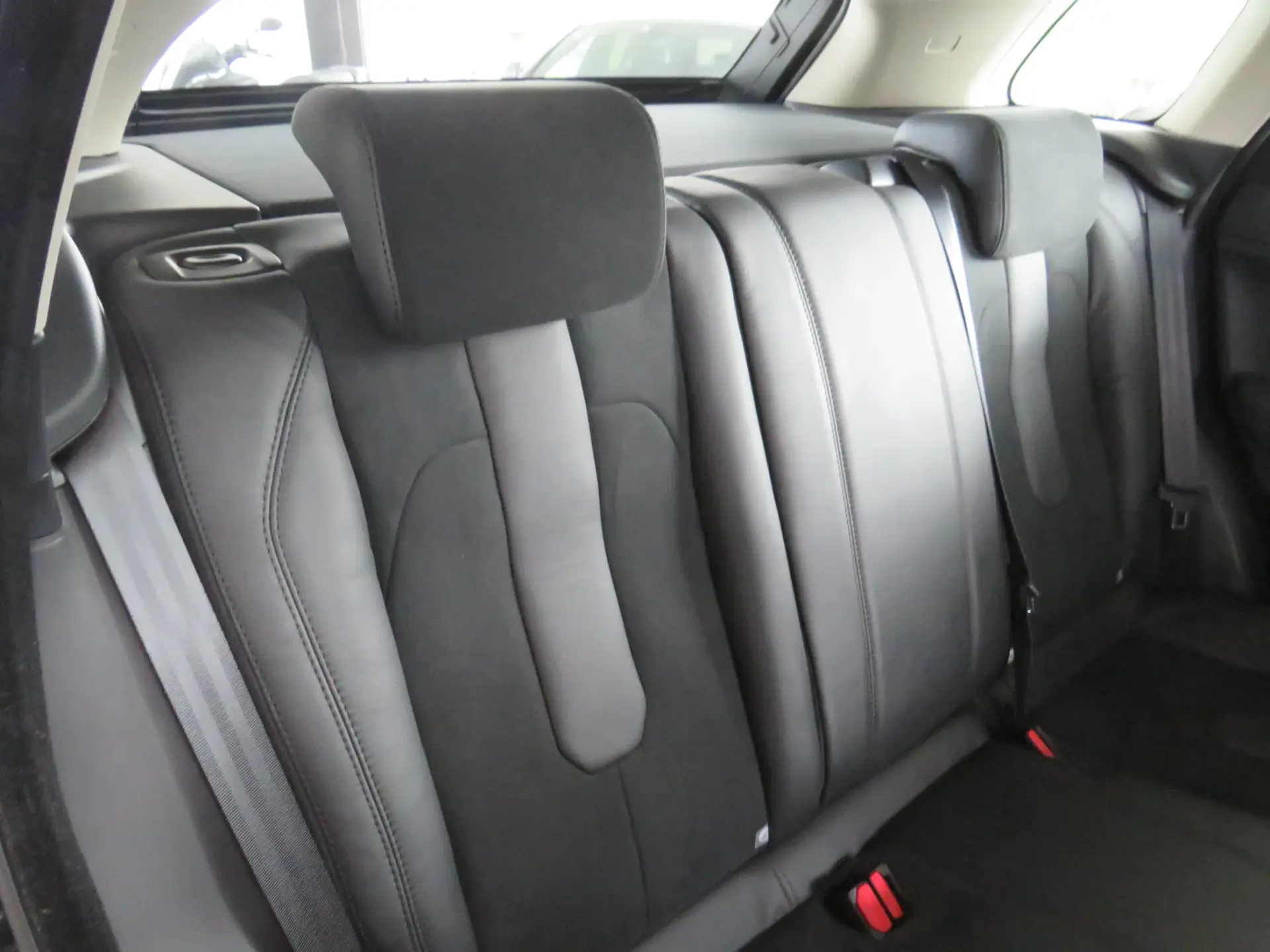 Land Rover Range Rover Evoque 2.2 TD4 Dynamic 32