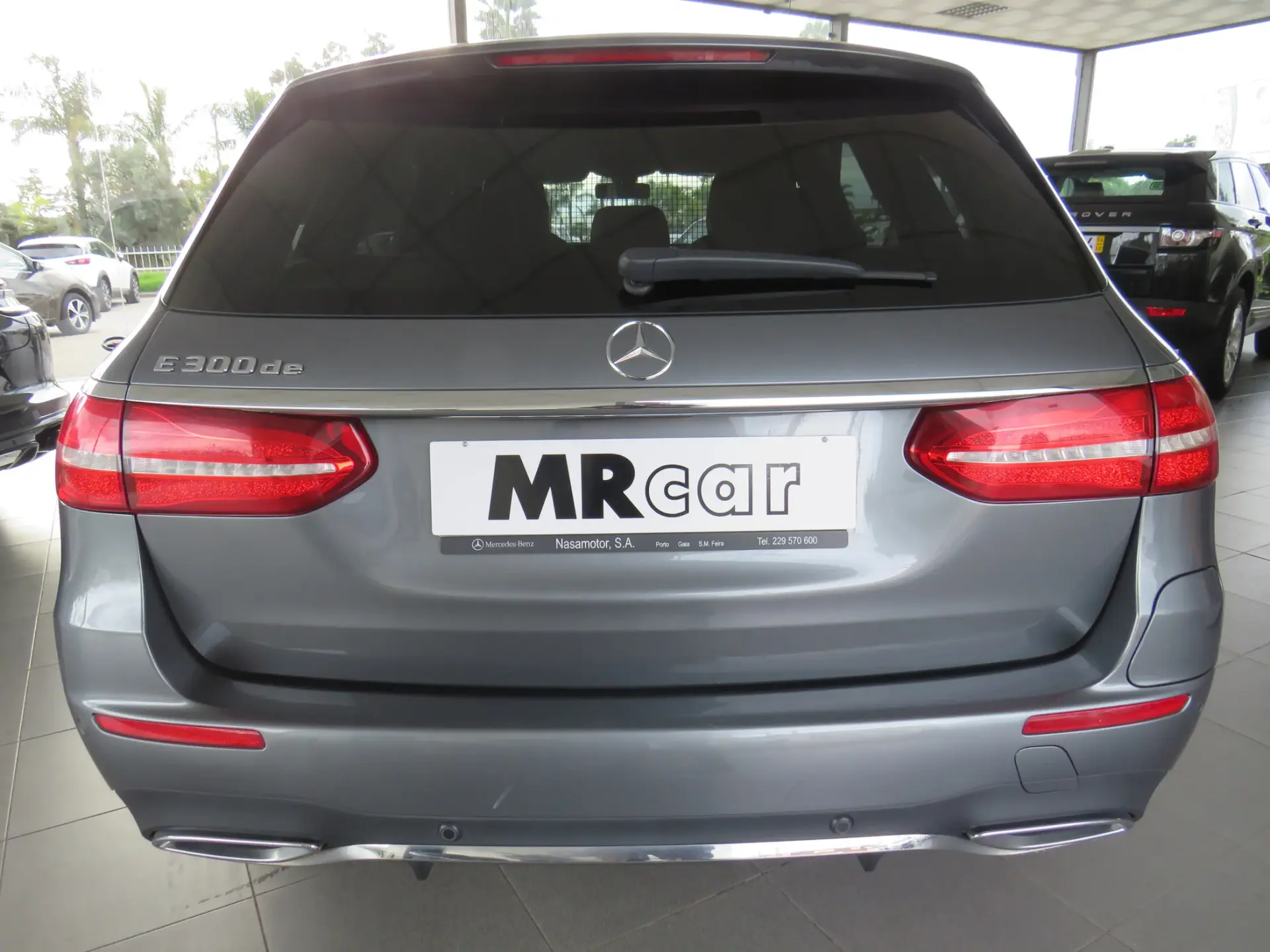 Mercedes-Benz E 300 de AMG Line 4