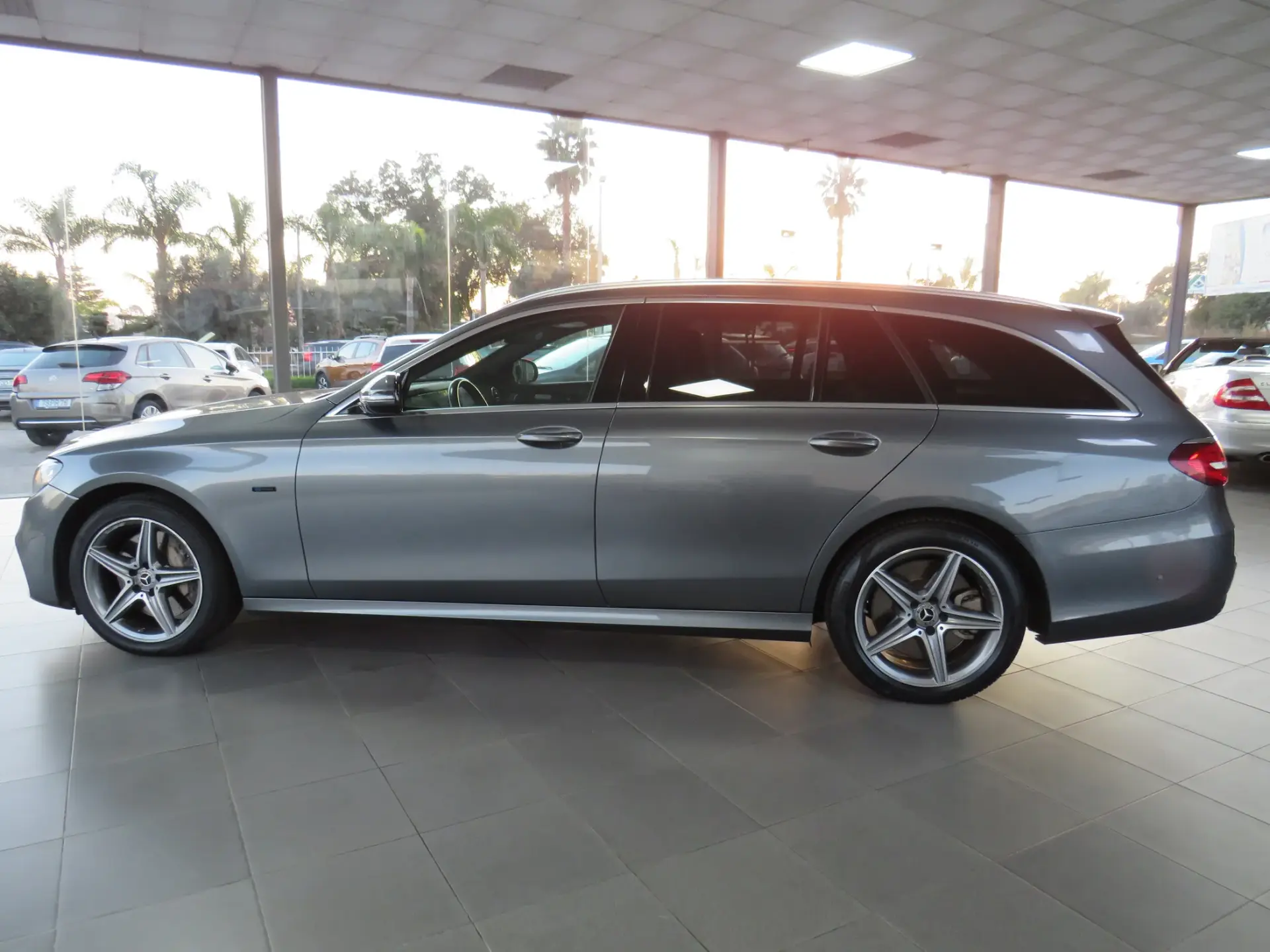 Mercedes-Benz E 300 de AMG Line 8