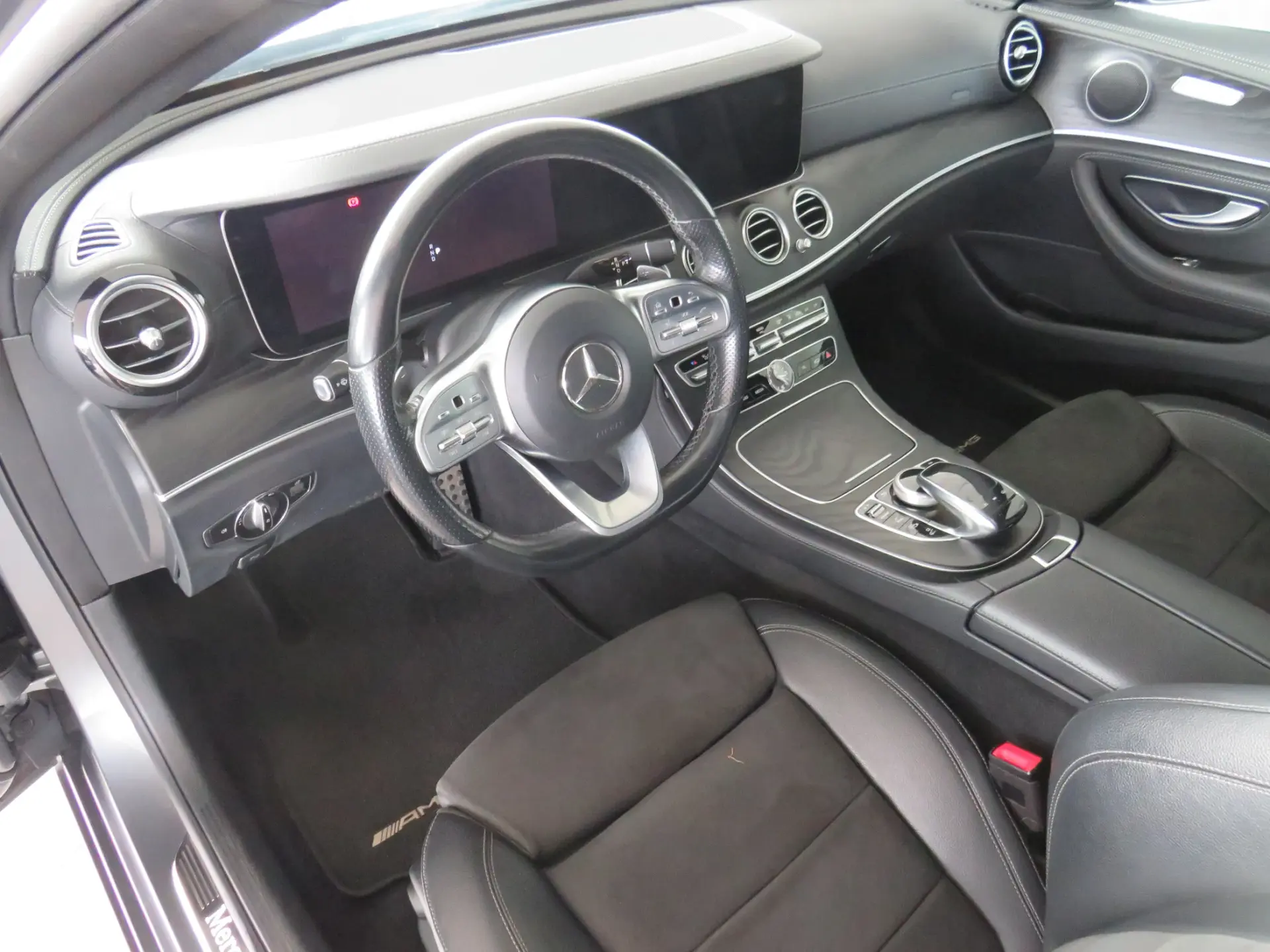 Mercedes-Benz E 300 de AMG Line 28