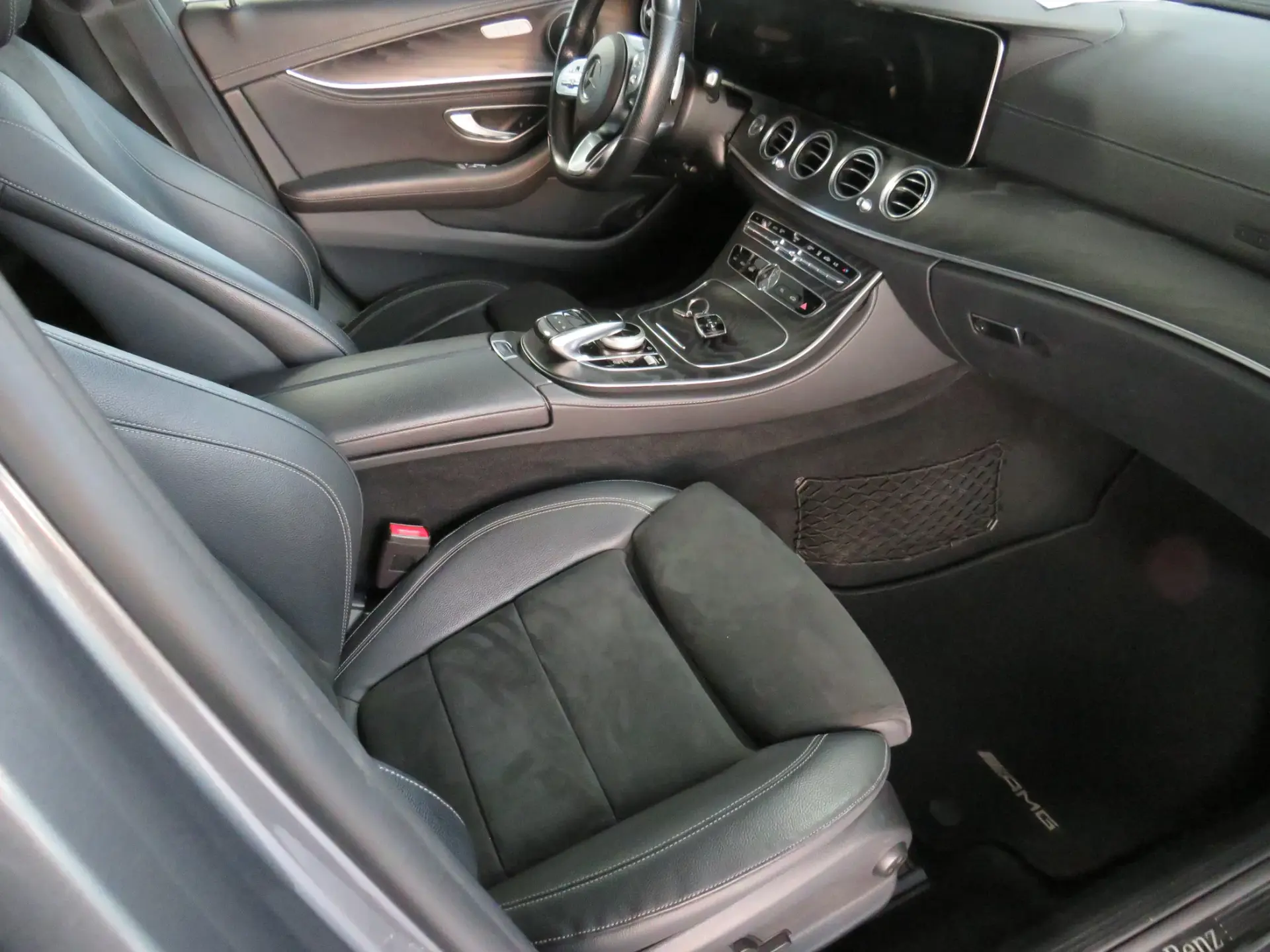 Mercedes-Benz E 300 de AMG Line 33