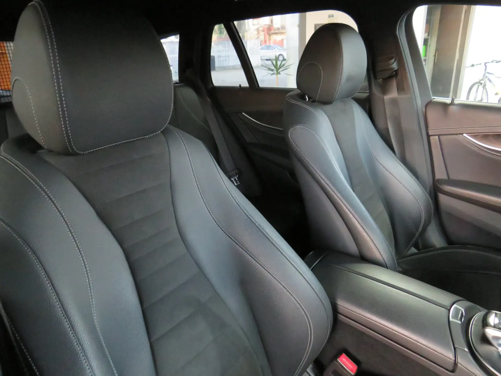 Mercedes-Benz E 300 de AMG Line 37