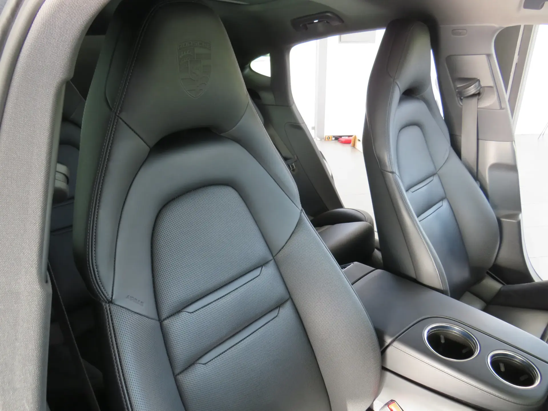 Porsche Panamera 4 E-Hybrid 34