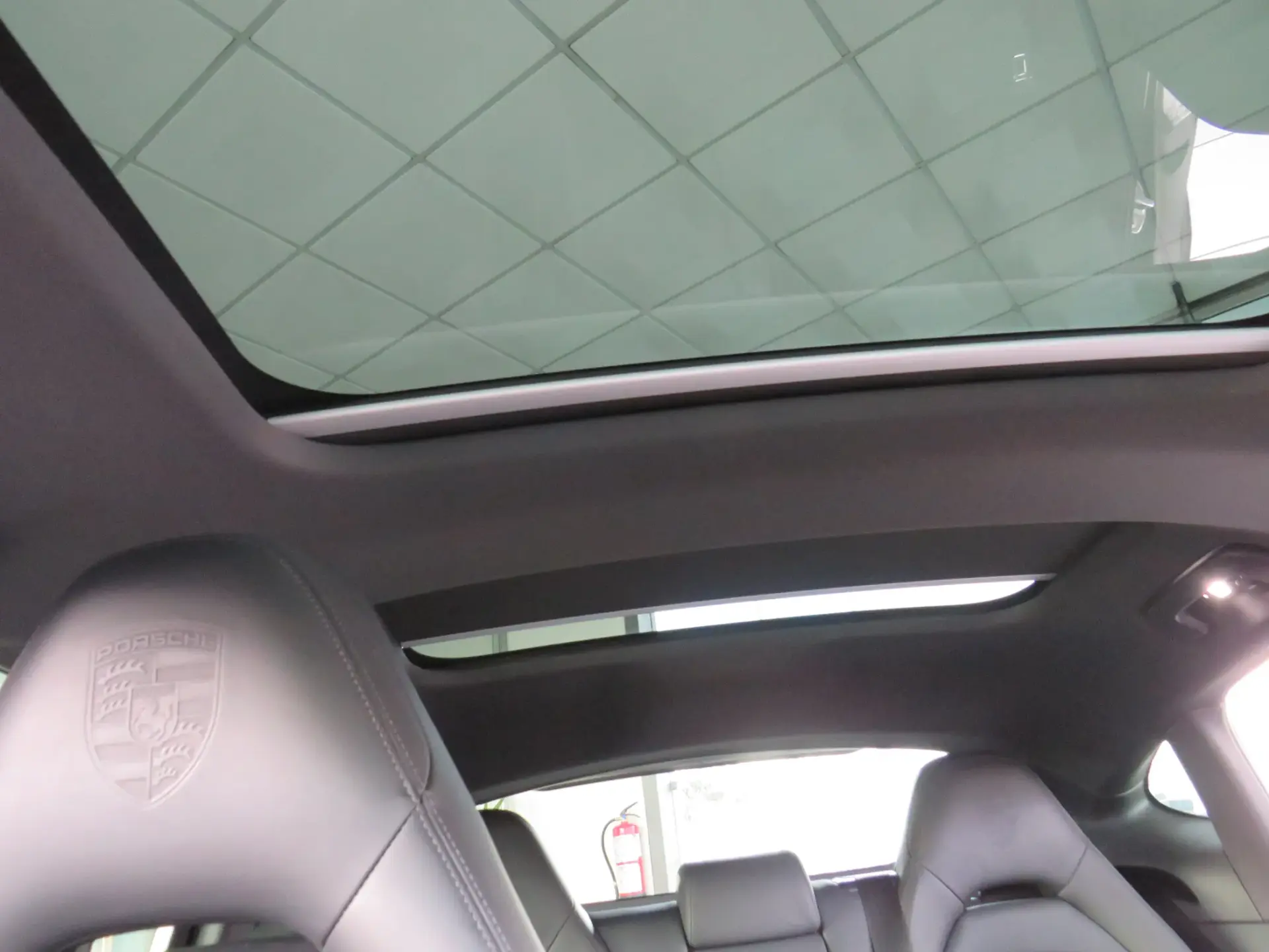 Porsche Panamera 4 E-Hybrid 47