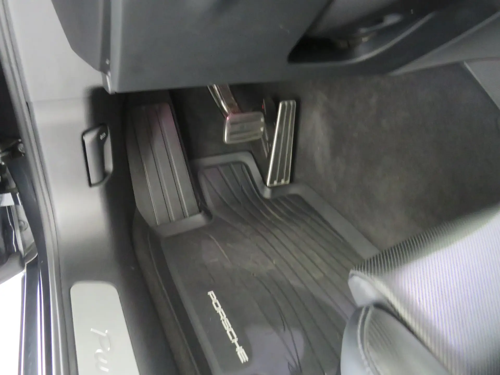 Porsche Panamera 4 E-Hybrid 57