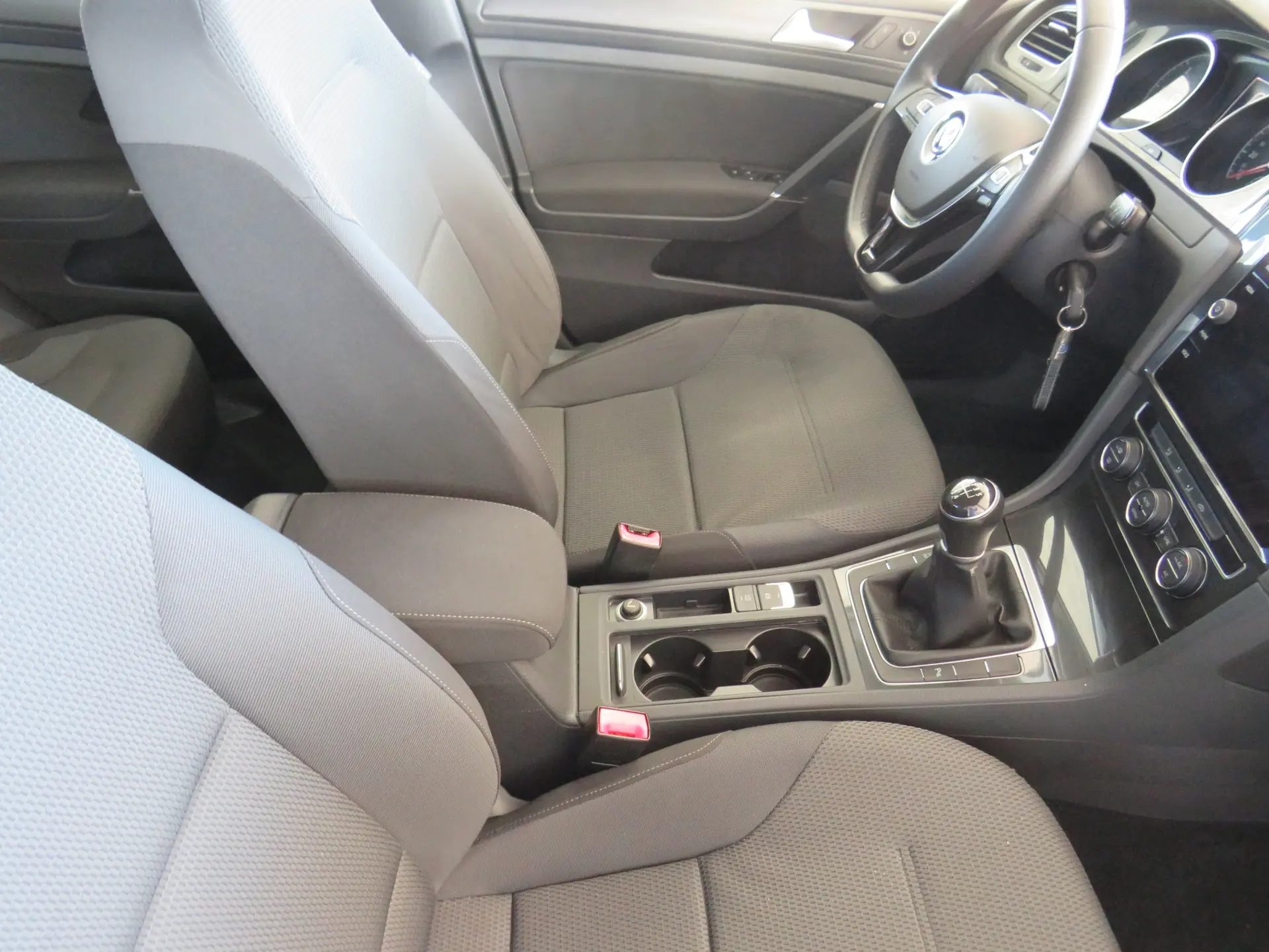 Volkswagen Golf 1.6 TDI Confortline 17
