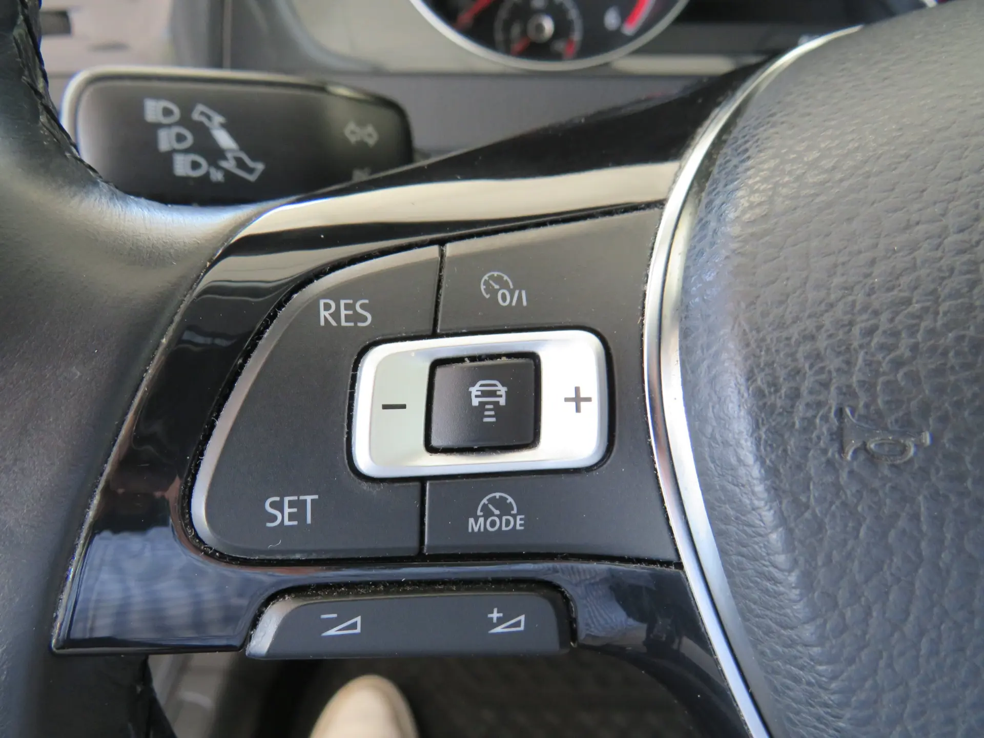 Volkswagen Golf 1.6 TDI Confortline 25