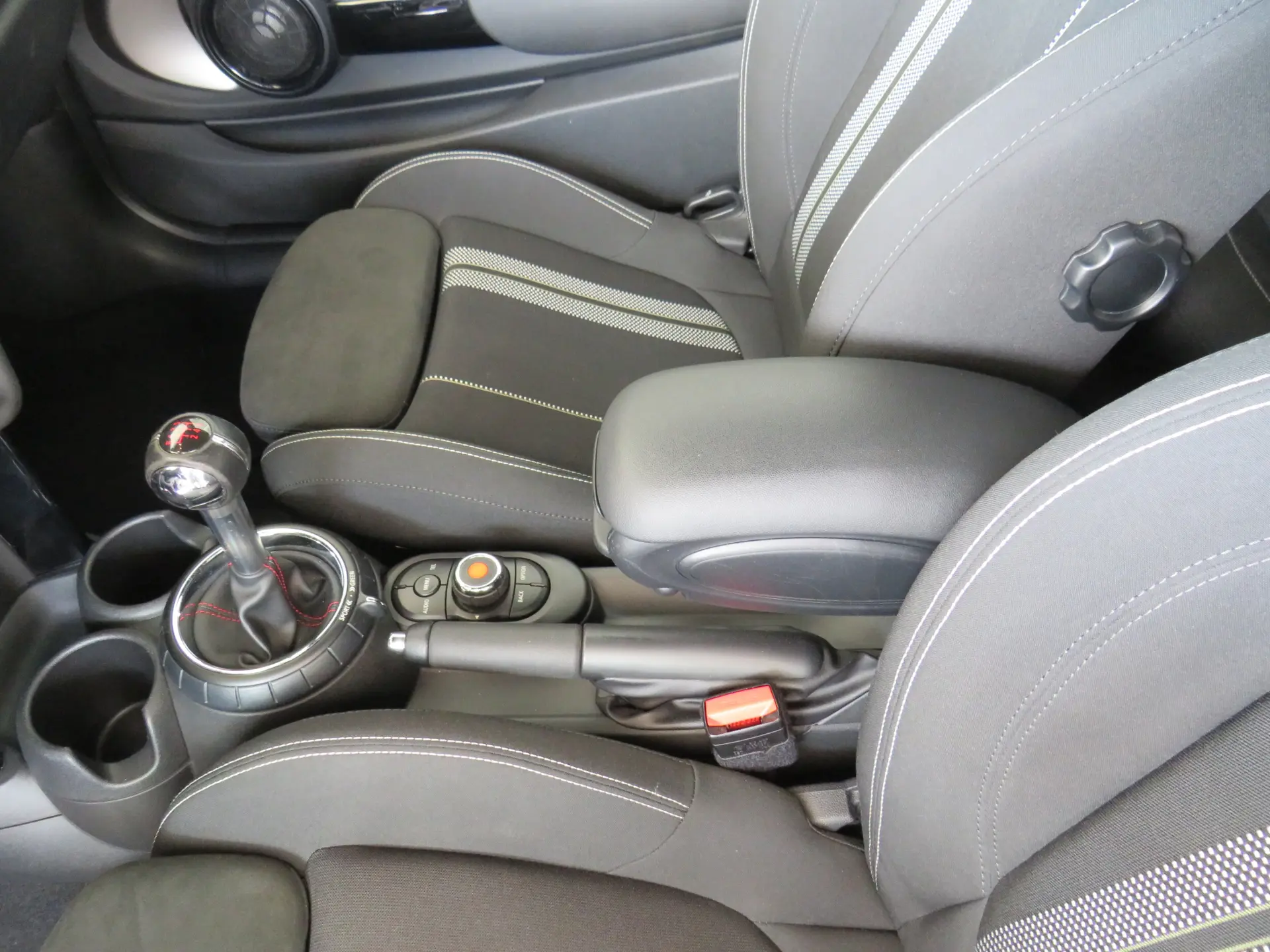 MINI Cabrio John Cooper Works 22