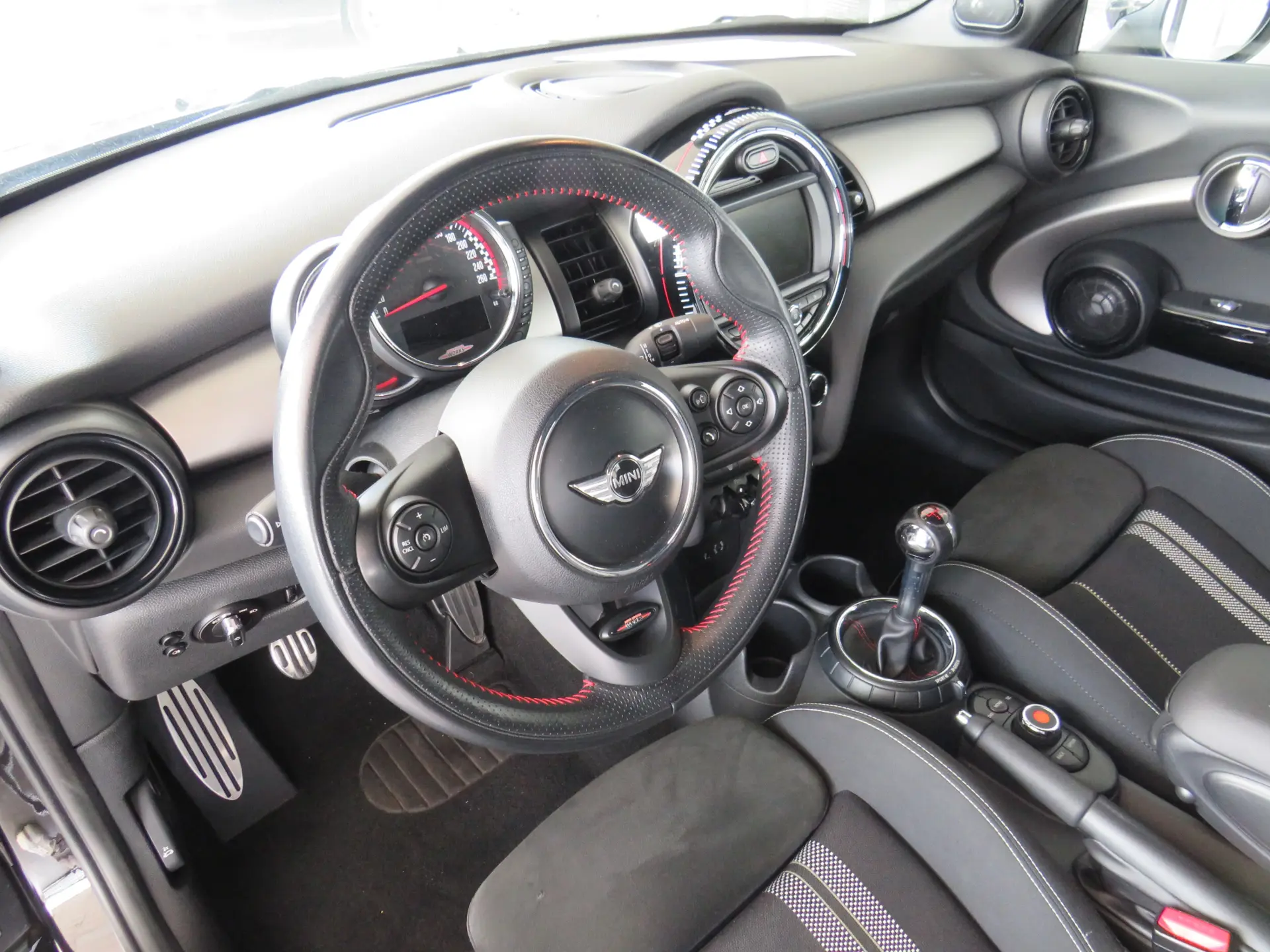 MINI Cabrio John Cooper Works 20