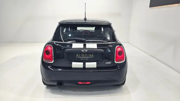 MINI 3 Portas One 11