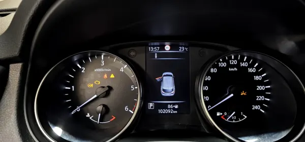 Nissan Qashqai 1.6 dCi N-Connecta 18 PS Xtronic 4