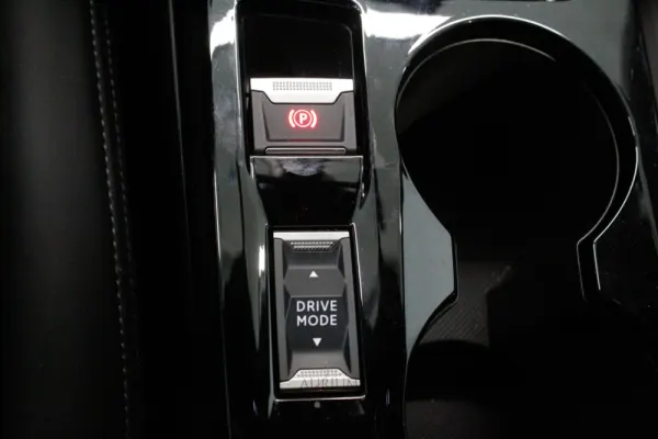 Peugeot 2008 1.2 PureTech GT Line EAT8 42