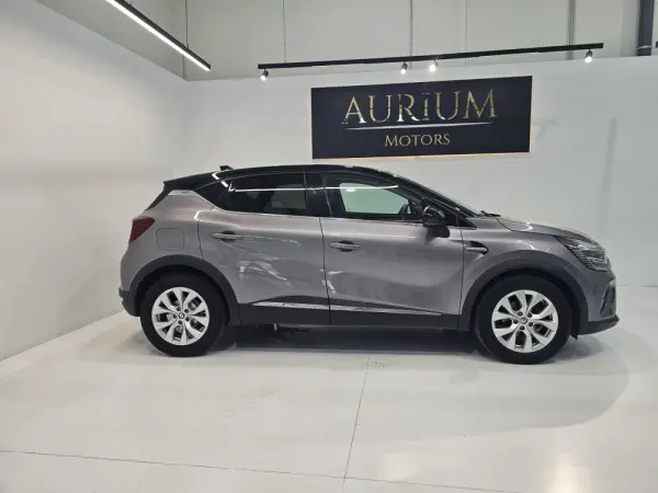 Renault Captur 1.0 TCe Intens Bi-Fuel 8