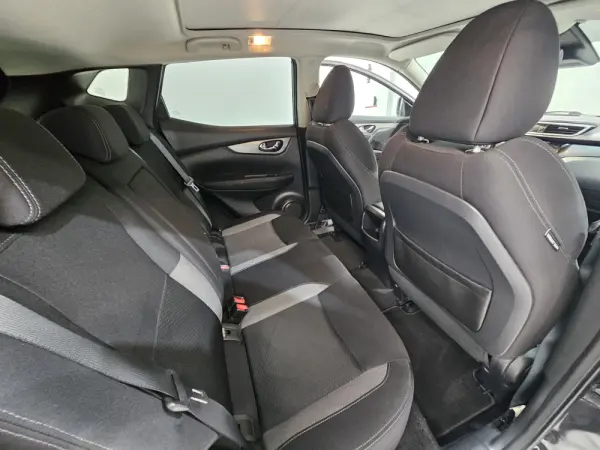 Nissan Qashqai 1.5 dCi N-Connecta J18 12