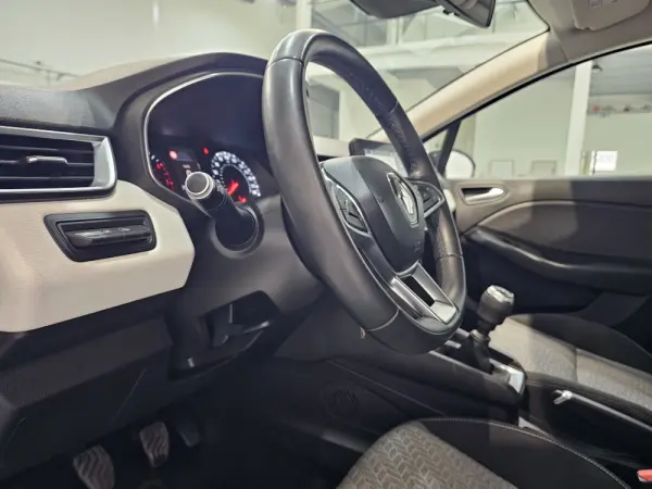 Renault Clio 1.0 TCe Limited 15