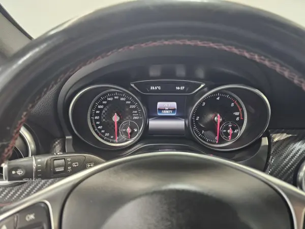 Mercedes-Benz A 180 d AMG Line 13