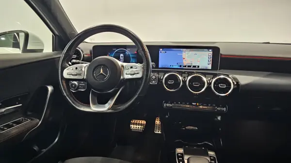 Mercedes-Benz A 180 d AMG Line Aut. 29
