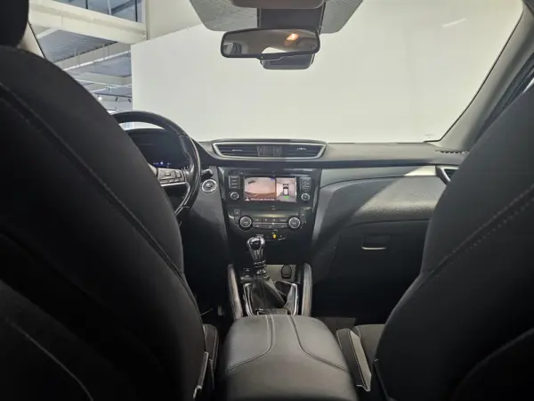 Nissan Qashqai 1.5 dCi N-Connecta J18 26