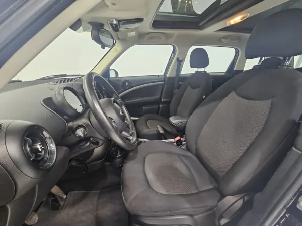 MINI Countryman Cooper D 9