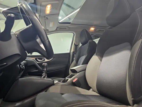 Nissan Qashqai 1.5 dCi N-Connecta J18 9