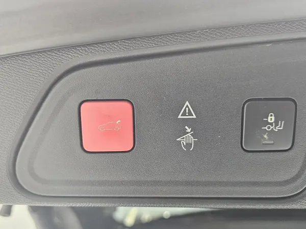 Peugeot 3008 1.6 BlueHDi GT Line EAT6 24