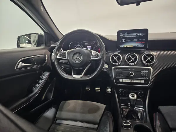 Mercedes-Benz A 180 d AMG Line 15