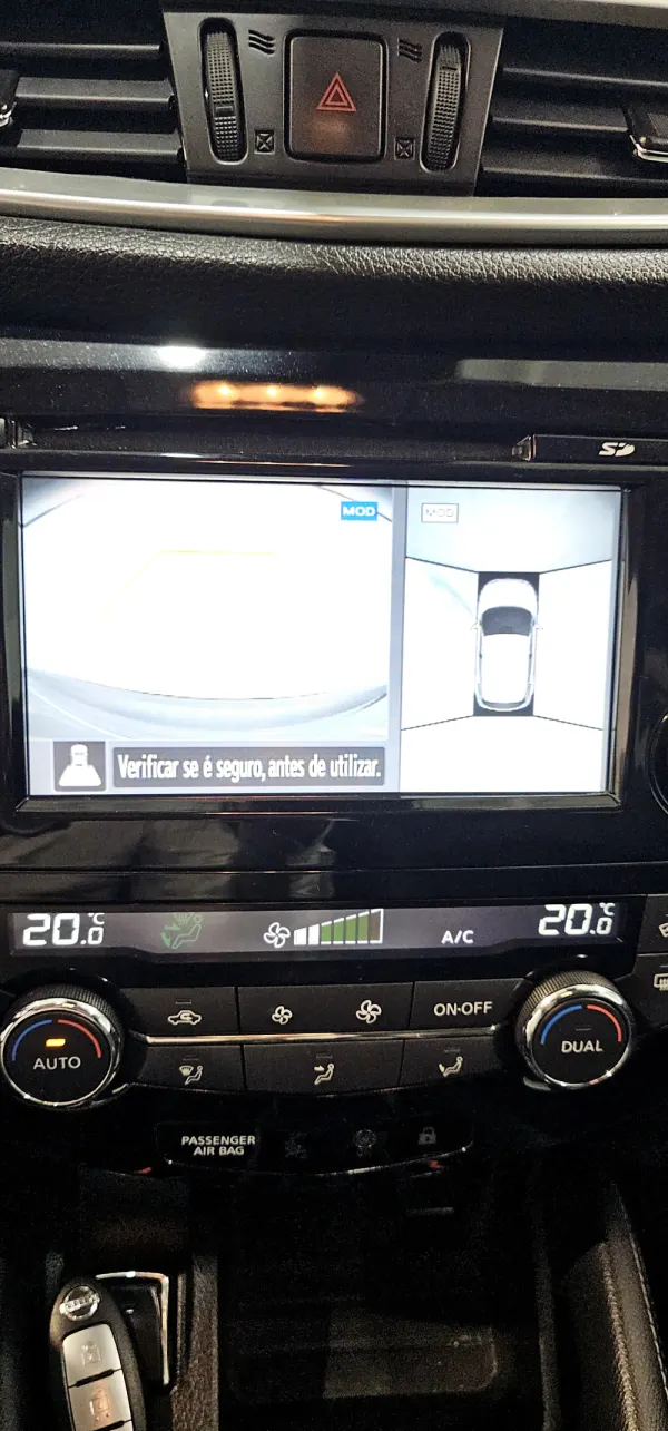 Nissan Qashqai 1.6 dCi N-Connecta 18 PS Xtronic 12