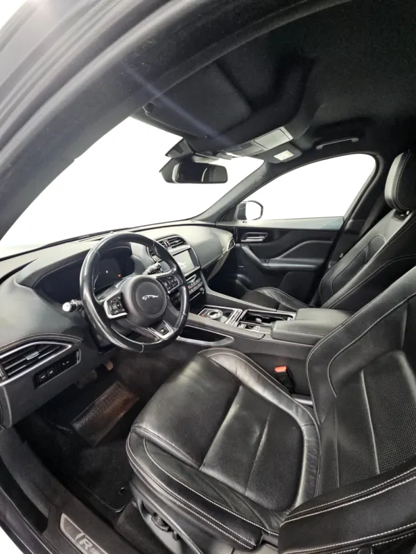 Jaguar F-Pace 2.0 i4D R-Sport AWD Aut. 11