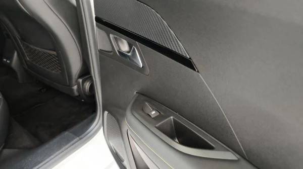 Peugeot 2008 1.2 PureTech GT Line EAT8 32