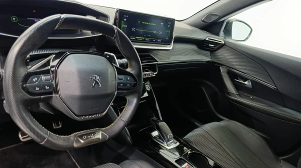 Peugeot 2008 1.2 PureTech GT Line EAT8 13