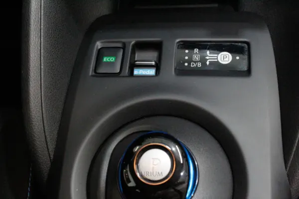 Nissan Leaf N-Connecta 14