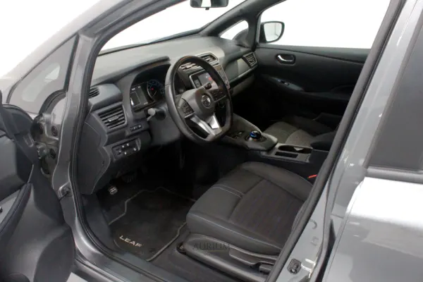 Nissan Leaf N-Connecta 8