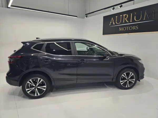 Nissan Qashqai 1.5 dCi N-Connecta J18 6