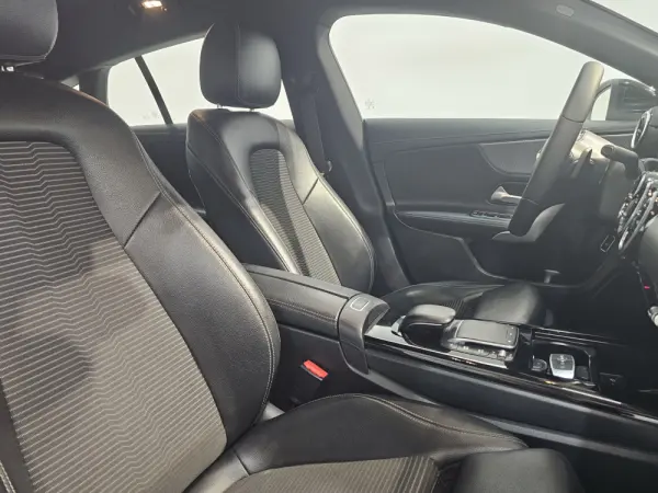 Mercedes-Benz CLA 180 d Shooting Brake Progressive Aut. 28