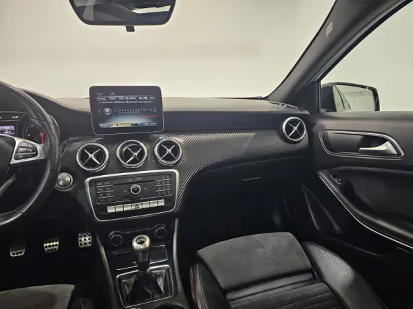 Mercedes-Benz A 180 d AMG Line 16