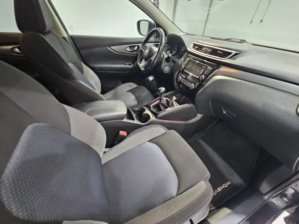 Nissan Qashqai 1.5 dCi N-Connecta J18 13