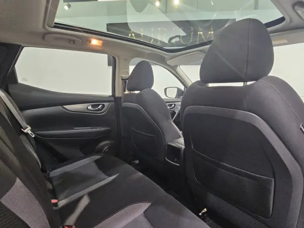 Nissan Qashqai 1.5 dCi N-Connecta J18 37