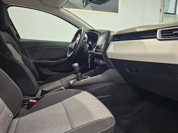 Renault Clio 1.0 TCe Limited 17