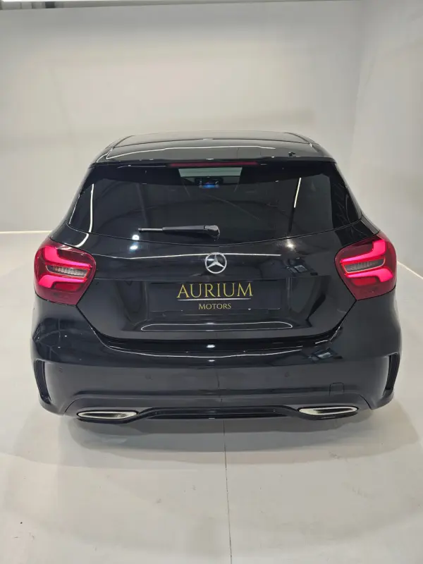Mercedes-Benz A 180 d 7G-DCT AMG Line 6