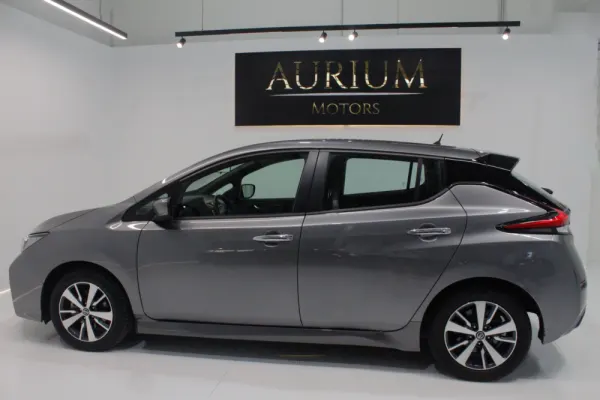 Nissan Leaf N-Connecta 5