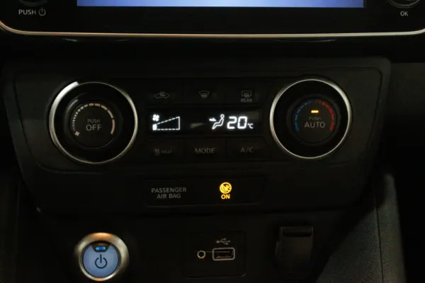 Nissan Leaf N-Connecta 12