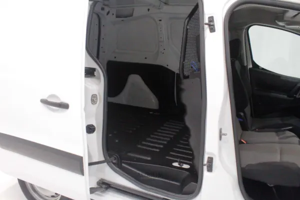 Peugeot Partner L1 1.6 HDI 3 lugares 5