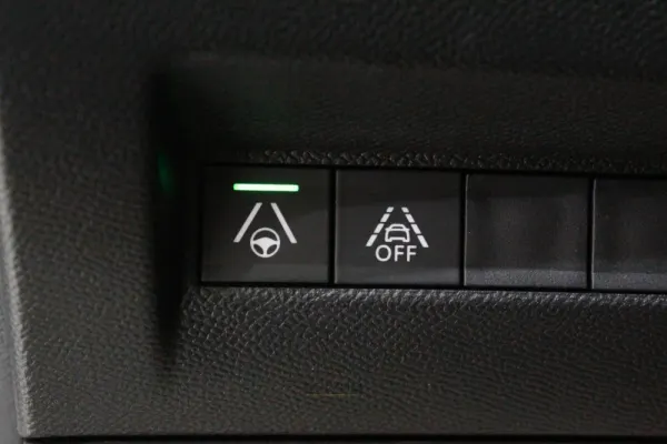 Peugeot 2008 1.2 PureTech GT Line EAT8 38