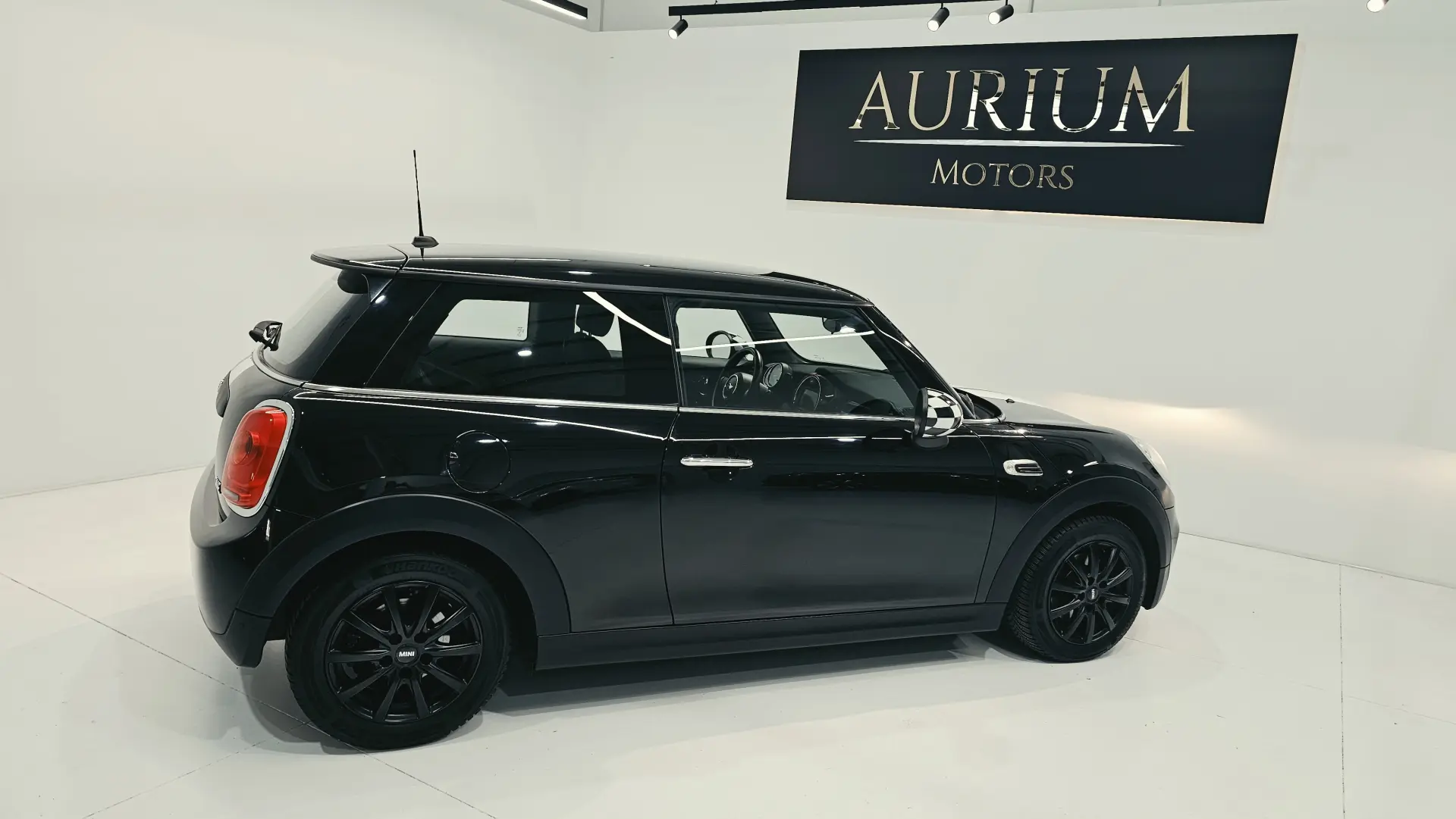 MINI 3 Portas One 13