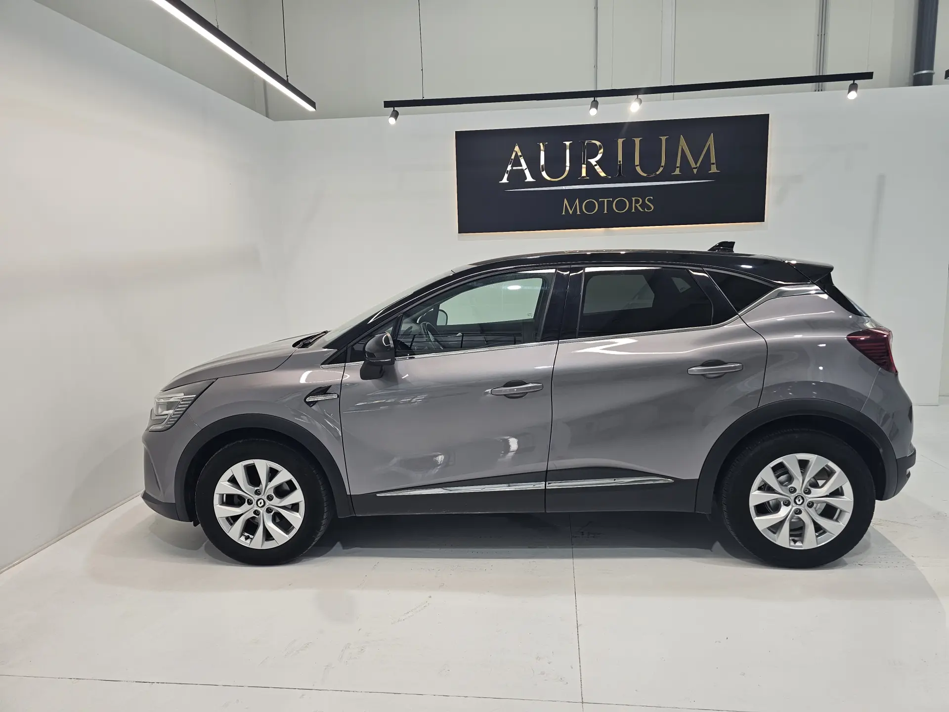 Renault Captur 1.0 TCe Intens Bi-Fuel 7